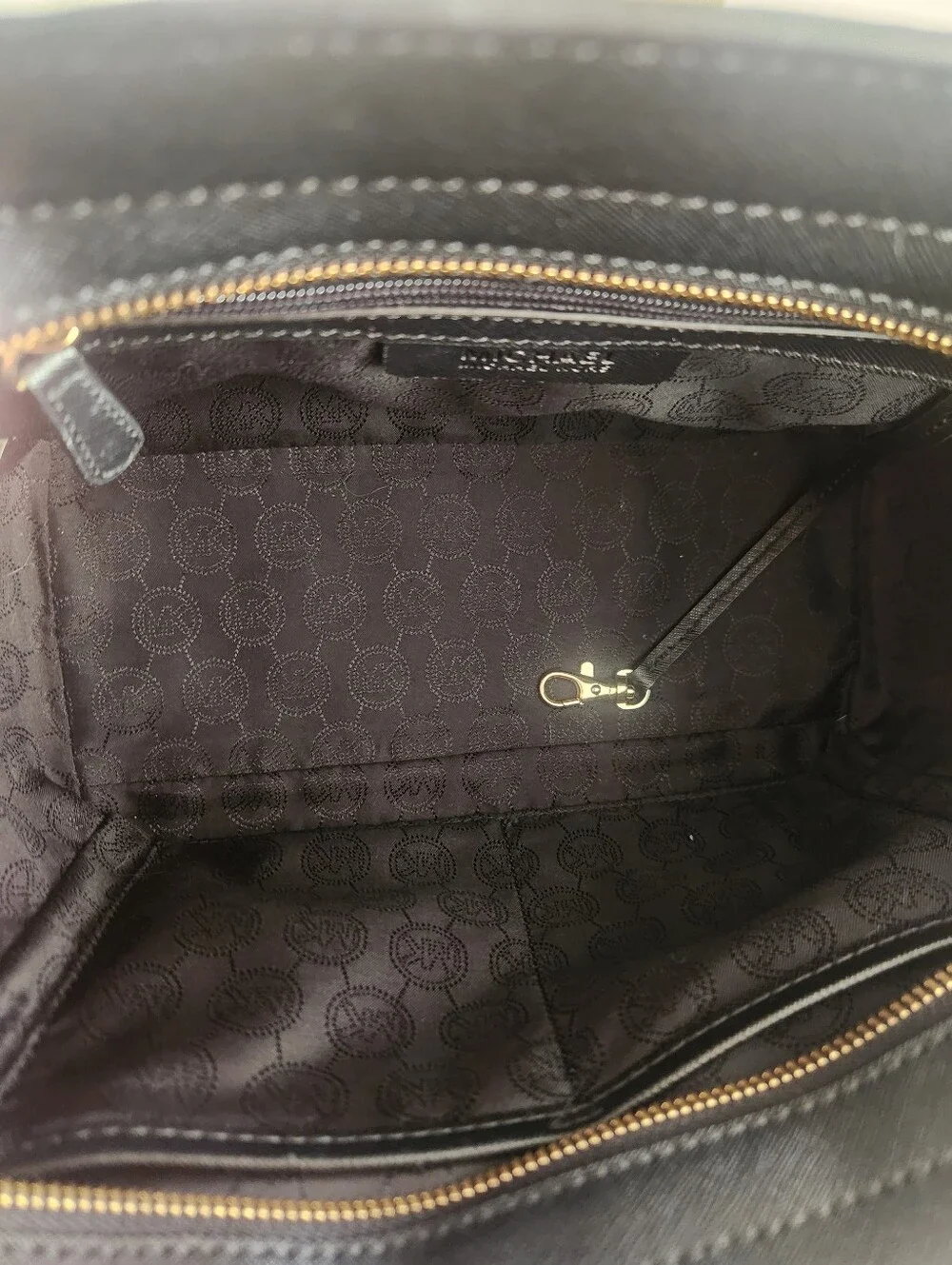 3 Piece Michael Kors Set - Picture 9 of 11